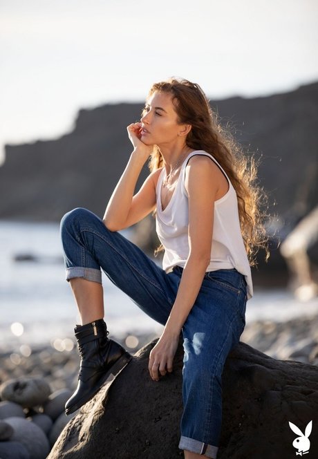 Taya Vais Profile pic