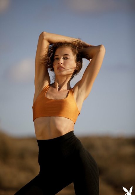 Taya Vais hd star gallery