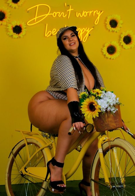 briellabardot erotic model img