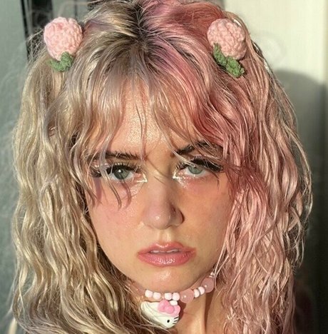 pinkfloweremoji nude pornstar img