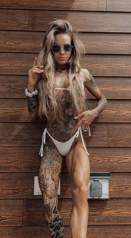 Athena Barnes sexy pornstar img