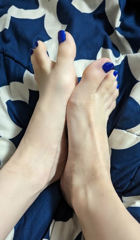 Little Finch star nude pic