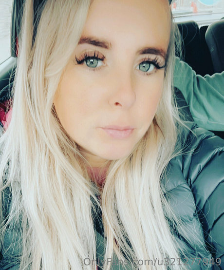 smilelaughshine pornographic model photo