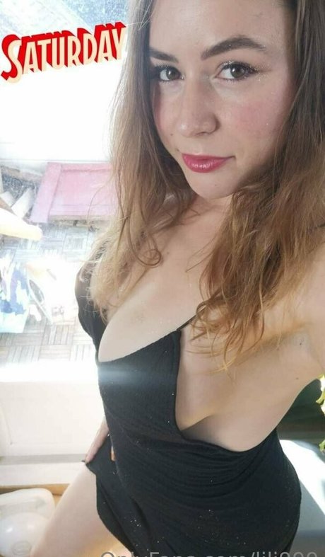 lili999 model pornographic photos