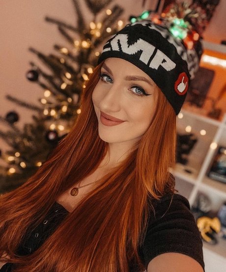 Lara Loft star free galleries