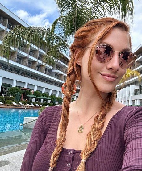 Lara Loft model top pics