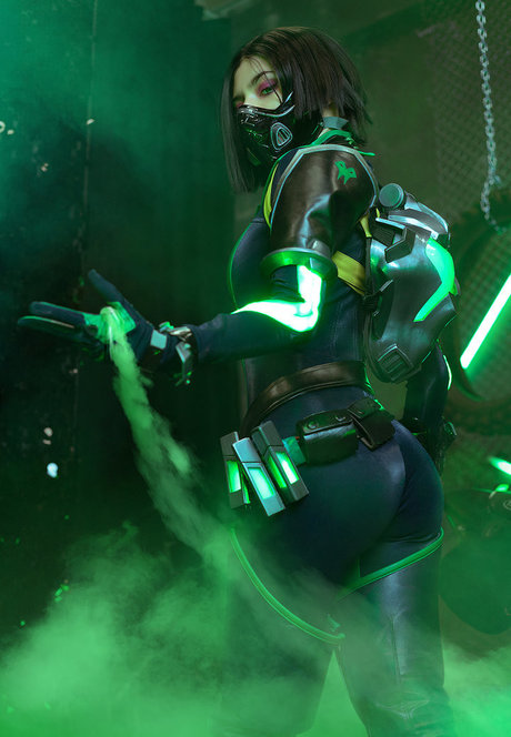 Carry Key model high quality photos