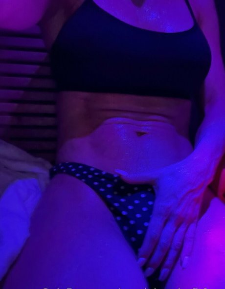 cassiebenderfitfree hot star pic