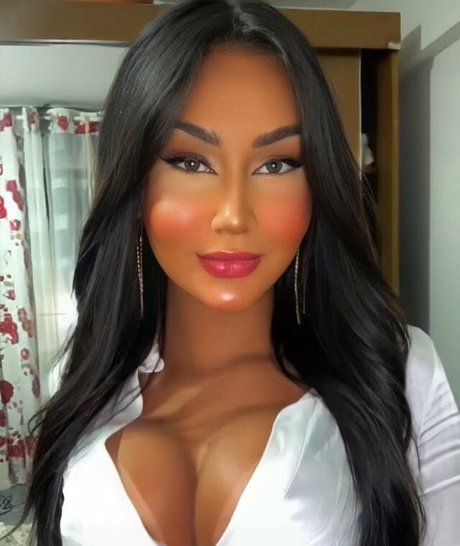 Amanda Pavanelli model free pic