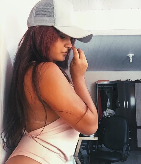 Dj Jhenny nudes model pic