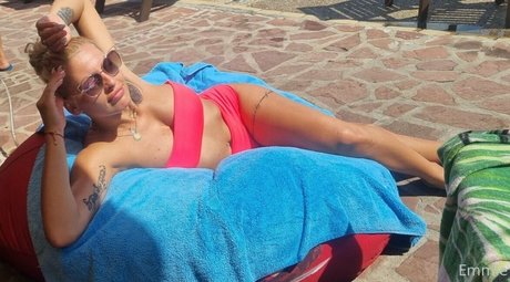 emmie six perfect model photo