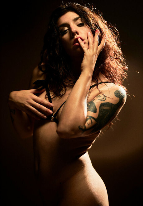 laurettavixen star nudes photos