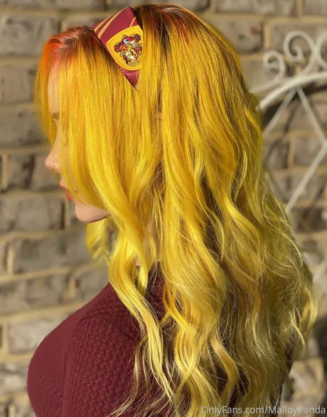 malloypanda pretty actress photo