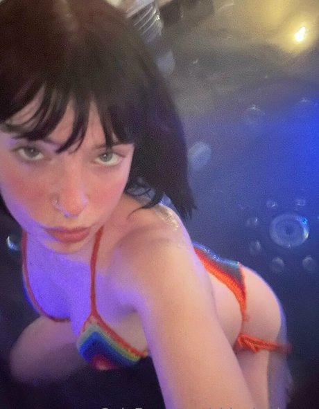 chloehodgson top actress image