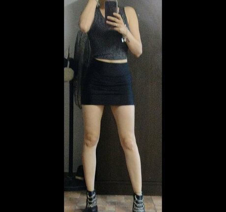 thedevilhot art model gallery