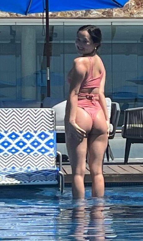 Issa Okamoto sexy star photos