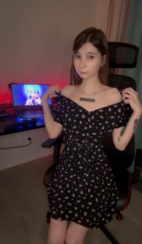 starkbloody11 adult star img