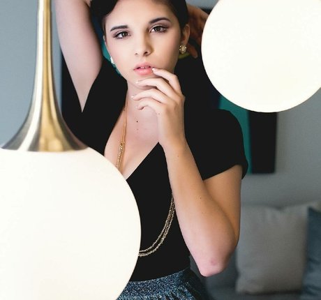 Chelsie Deville model sex pic