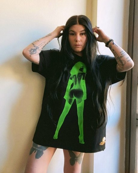 Ready To Glare pornstar hot image