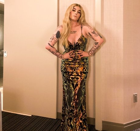 Ready To Glare model hot galleries