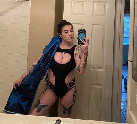 Ready To Glare exclusive pornstar picture