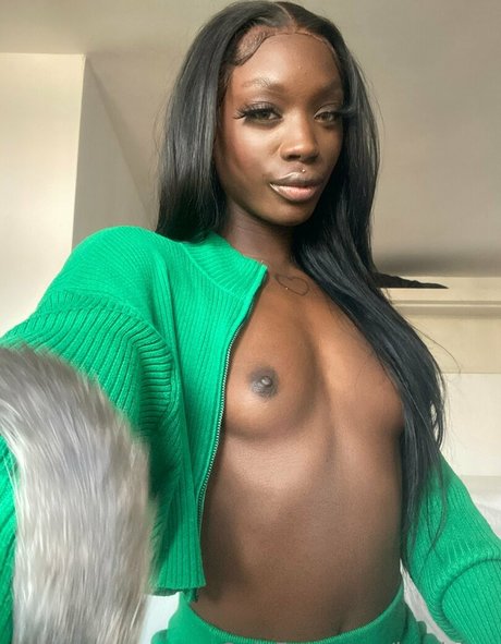 LomlZara actress photos