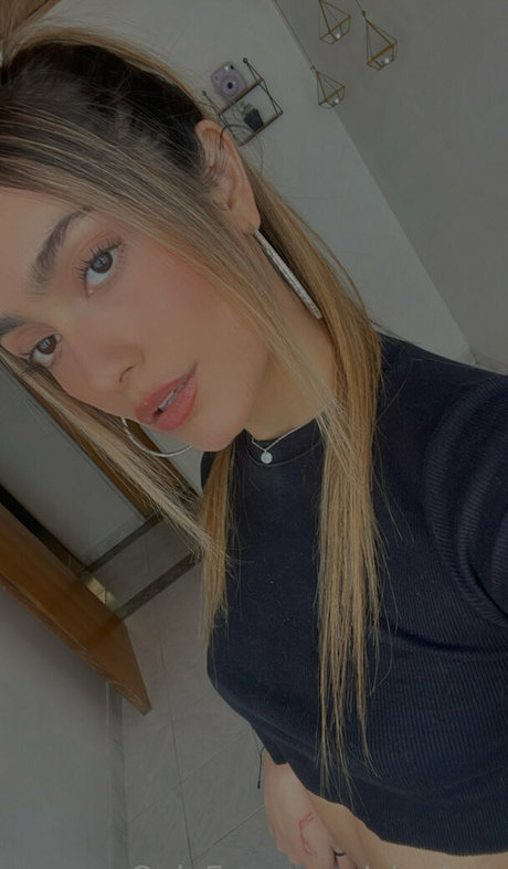 piaxfree nudes model photos