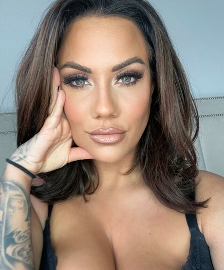 Victoria Love xxx pornstar pics