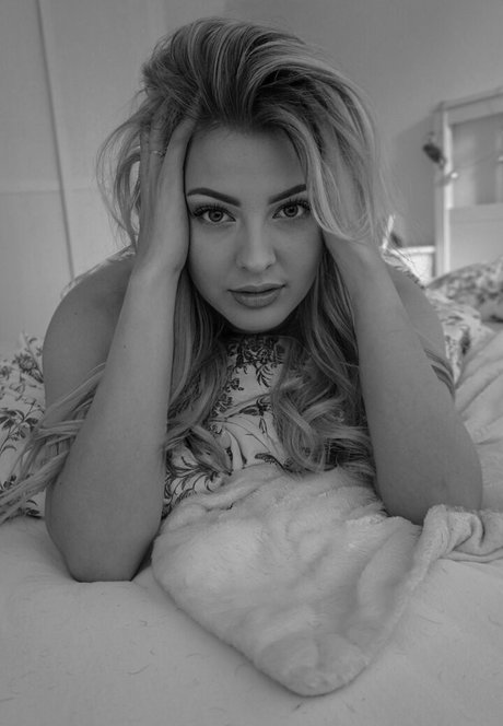 asmrjanina star naked picture