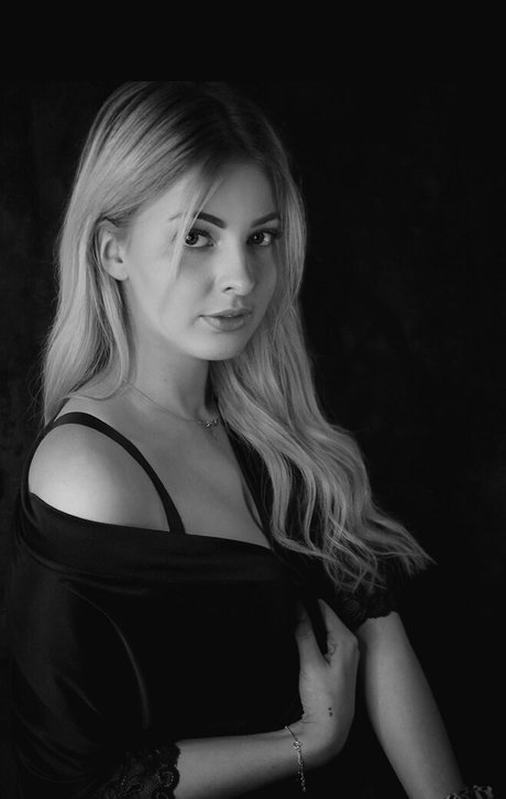 asmrjanina beautiful actress photo