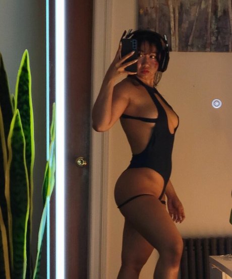 Jicaray erotic pornstar photo