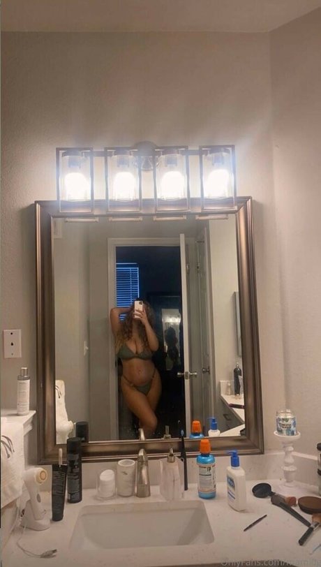 mami0g sexy actress gallery