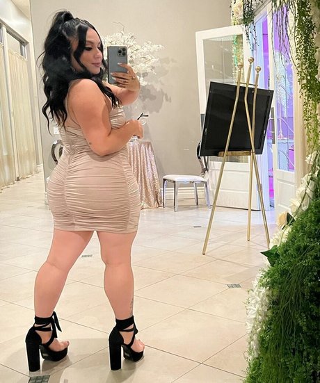 _daisyyy98 pornographic actress photo