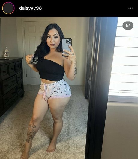 _daisyyy98 beautiful actress image