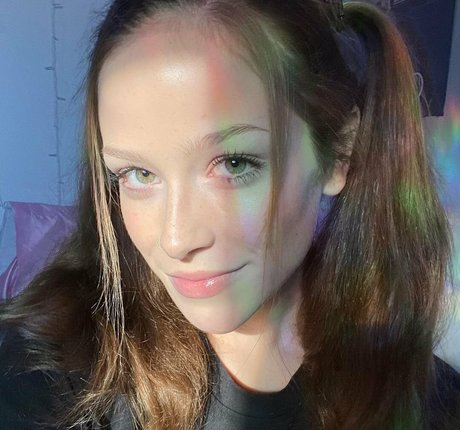 lillyspunk model top pictures