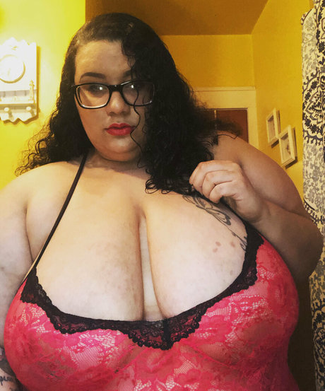 mslovemoriah hot star img