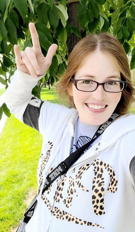 goodluckanne high quality model photo