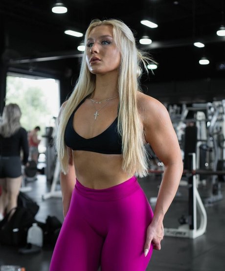 Sydney Sikes model hot galleries