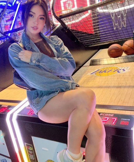 JenaUrf model hot img