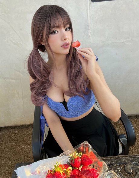 JenaUrf beautiful actress pics