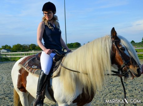 Hete Tina xxx actress pics