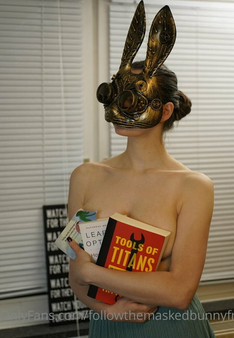 followthemaskedbunnyfree perfect actress img