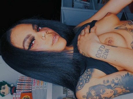 Cateyesenpaii erotic actress image