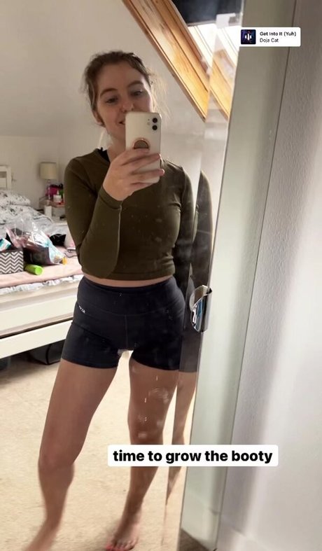 Averytinyleaf model adult picture