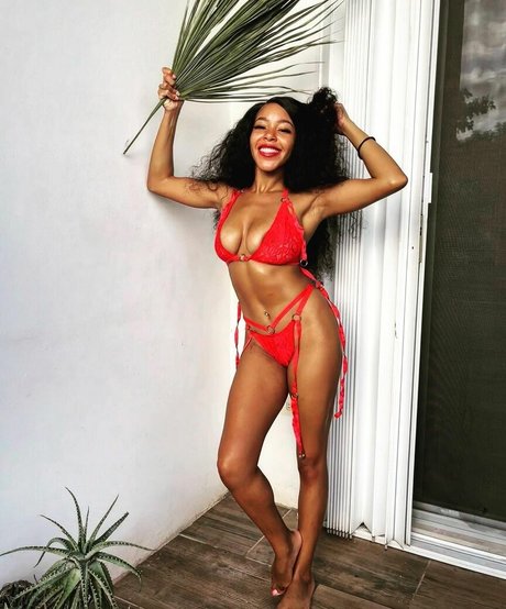 Cherry Latto nice actress pics