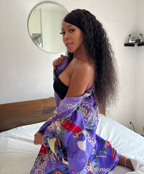 Cherry Latto model porn pictures