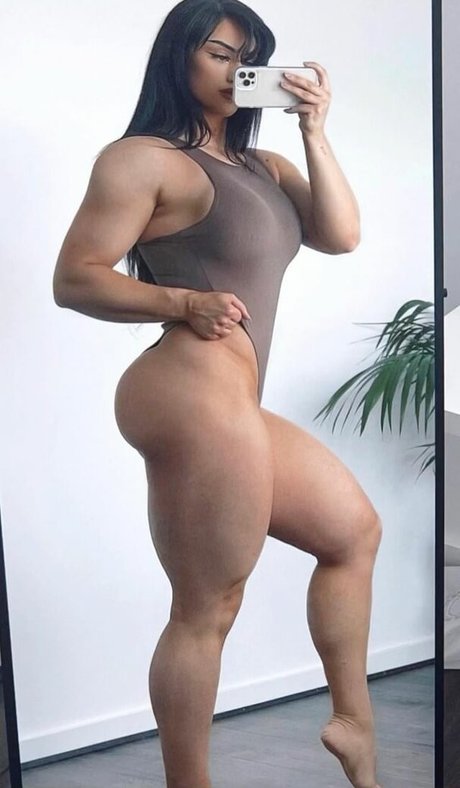 Kiki Vhyce star art pics