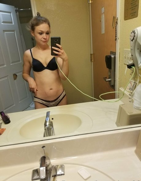 jonzeylove96 top model gallery