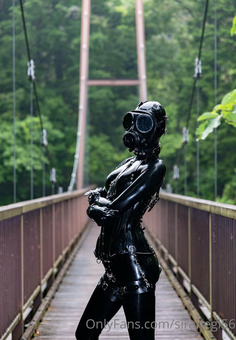 siranegi56 naked star picture