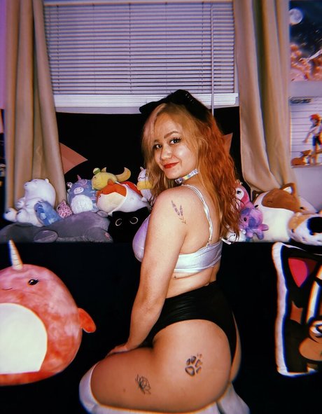 BassKitten sexy star image